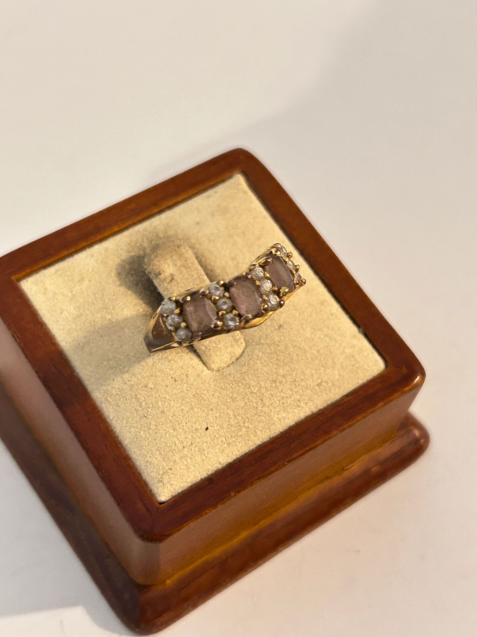 Vintage Sterling Silver Amethyst Ring Sz 9: Vintage Sterling Silver Amethyst Ring Sz 9 Please view all photos as they are part of the description and condition of this Item, Feel free to contact me with questions or picture requests! Used Item