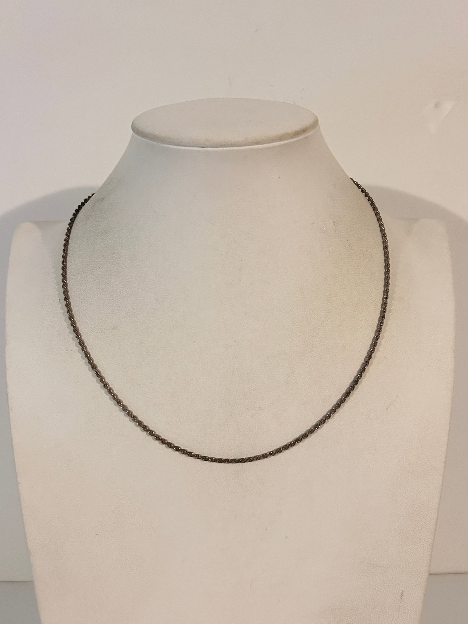 Vintage Sterling Silver Rope Chain Necklace sz 18": Vintage Sterling Silver Rope Chain Necklace sz 18" Please view all photos as they are part of the description and condition of this Item, Feel free to contact me with questions or picture requests! Us