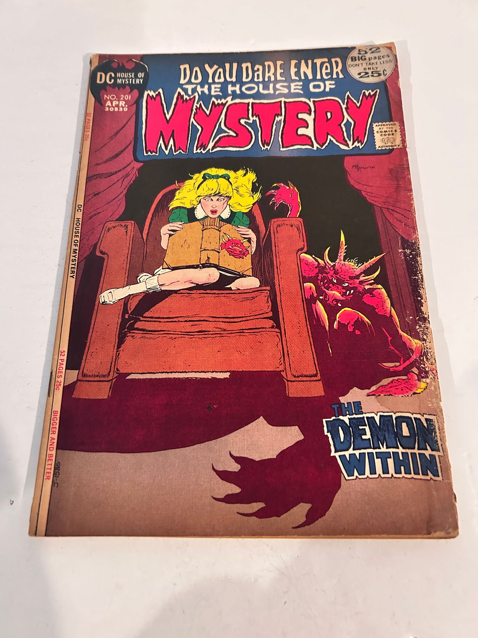 Vintage Comic Book The House of Mystery # 201: Vintage Comic Book The House of Mystery # 201 Please view all photos as they are part of the description and condition of this Item, Feel free to contact me with questions or picture requests! Used It