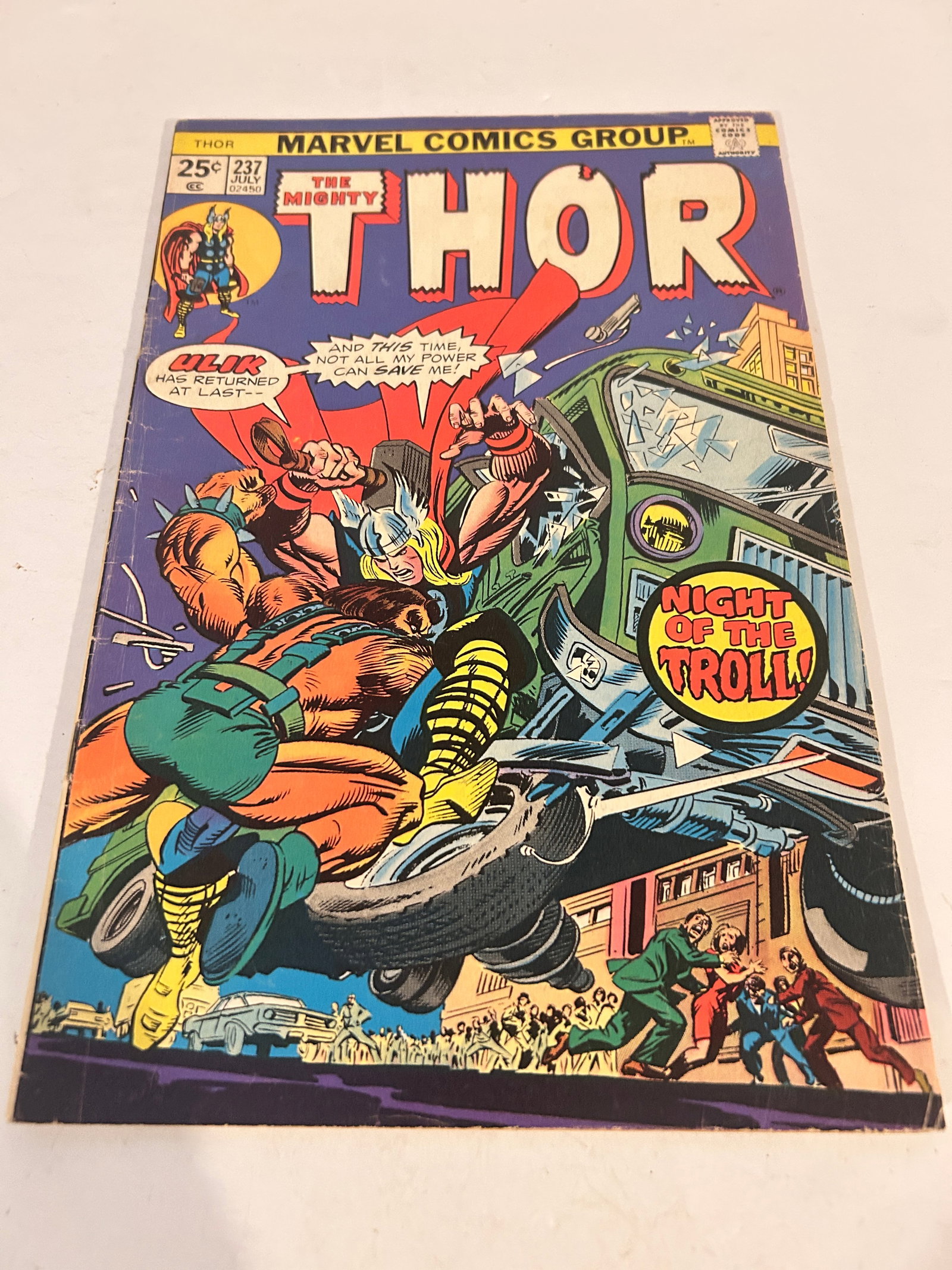 Vintage Comic Book The Mighty Thor # 237: Vintage Comic Book The Mighty Thor # 237 Please view all photos as they are part of the description and condition of this Item, Feel free to contact me with questions or picture requests! Used Item AS