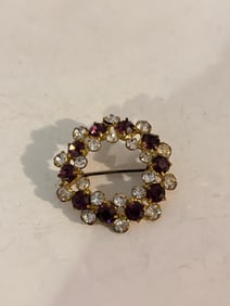 Vintage Gold Tone rhinestone Brooch