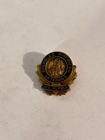 Vintage Disabled American Veterans Life Member Gold Toned Pin Blue Enamel