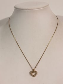 Vintage Gold tone Rhinestone heart Necklace Sz 18"