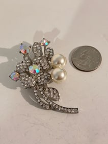 Vintage Rhinestone Faux Pearl floral Brooch