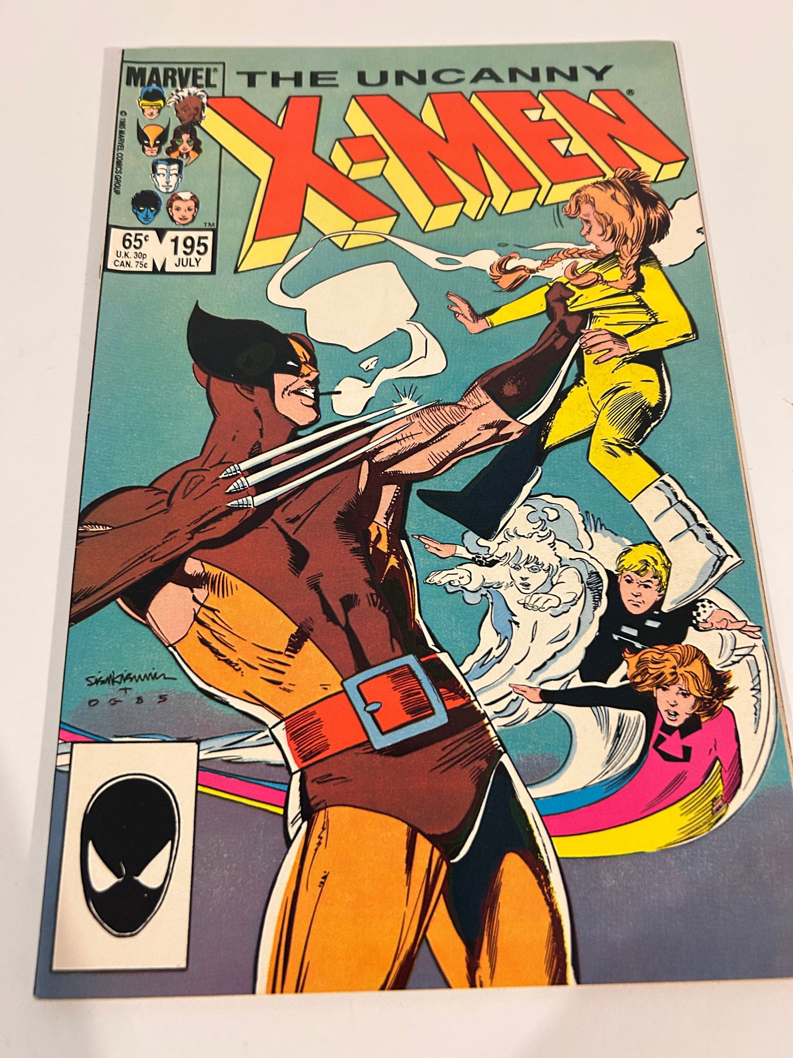 Vintage Comic Book The Uncanny X-Men # 195: Vintage Comic Book The Uncanny X-Men # 195 Please view all photos as they are part of the description and condition of this Item, Feel free to contact me with questions or picture requests! Used Item
