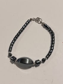 Vintage Hematite/black bead Bracelet 7"