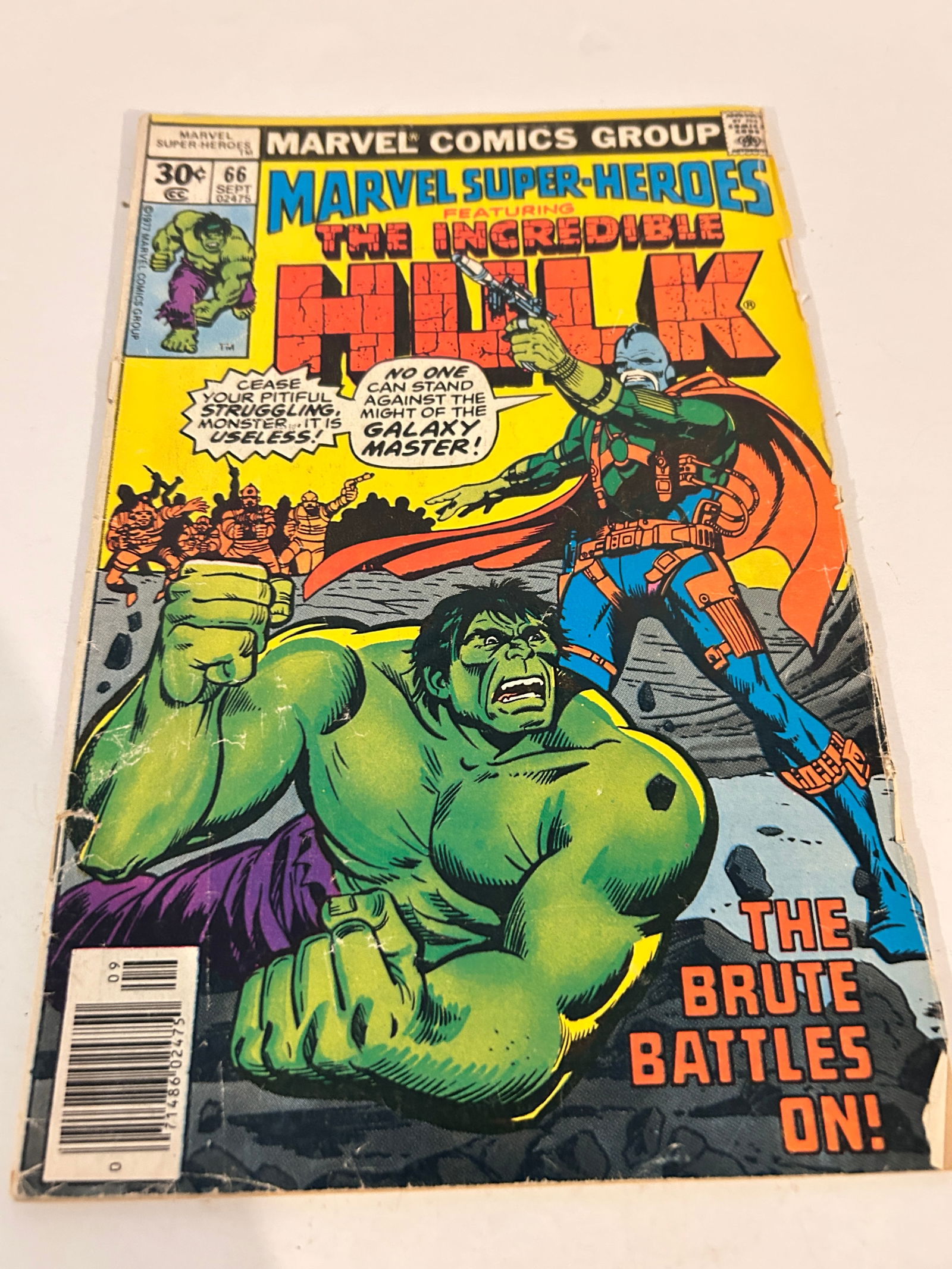 Vintage Comic Book Marvel Super Heroes # 66: Vintage Comic Book Marvel Super Heroes # 66 Please view all photos as they are part of the description and condition of this Item, Feel free to contact me with questions or picture requests! Used Item
