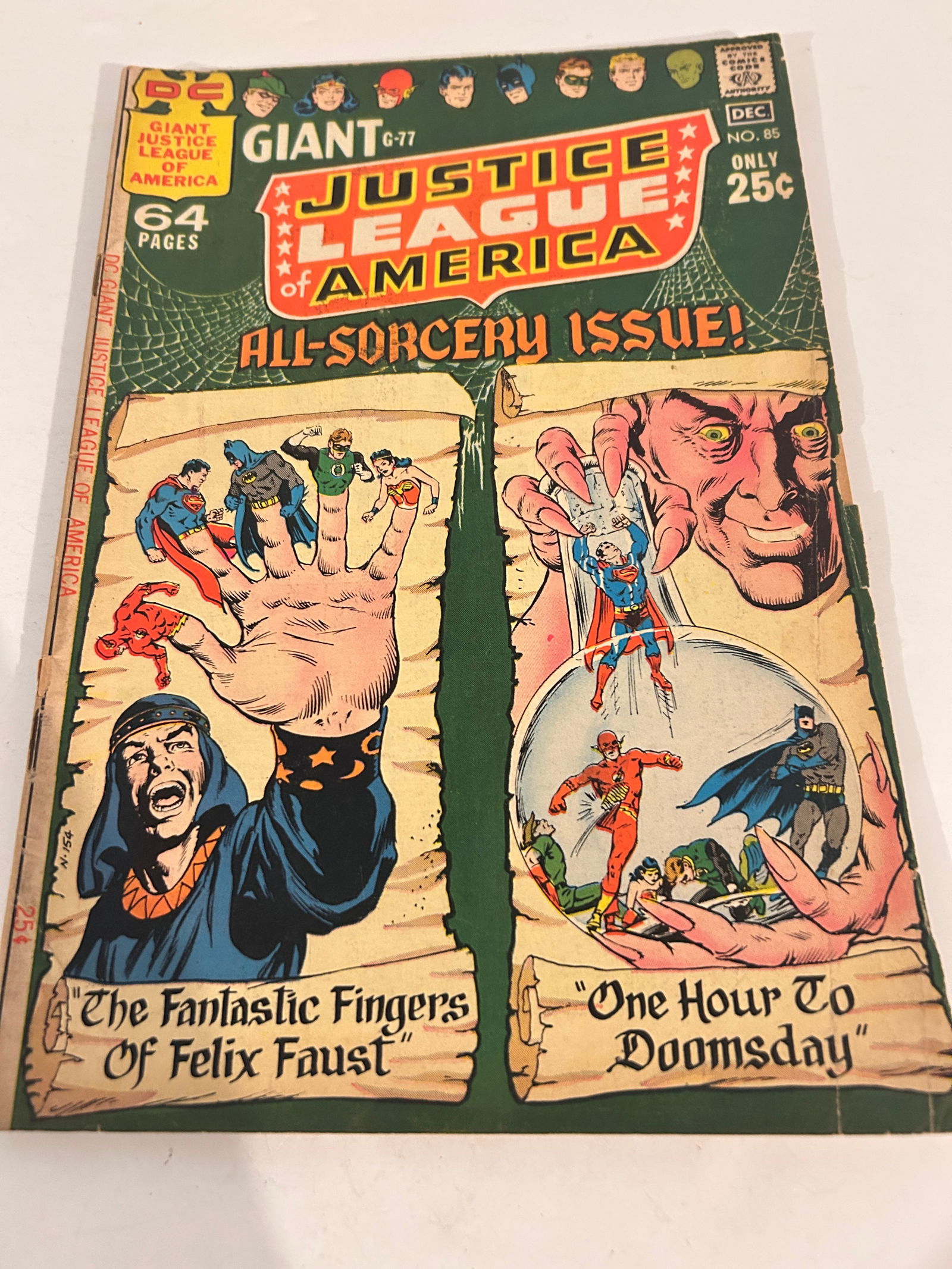 Vintage Comic Book Justice League of America Giant # 85: Vintage Comic Book Justice League of America Giant # 85 Please view all photos as they are part of the description and condition of this Item, Feel free to contact me with questions or picture request