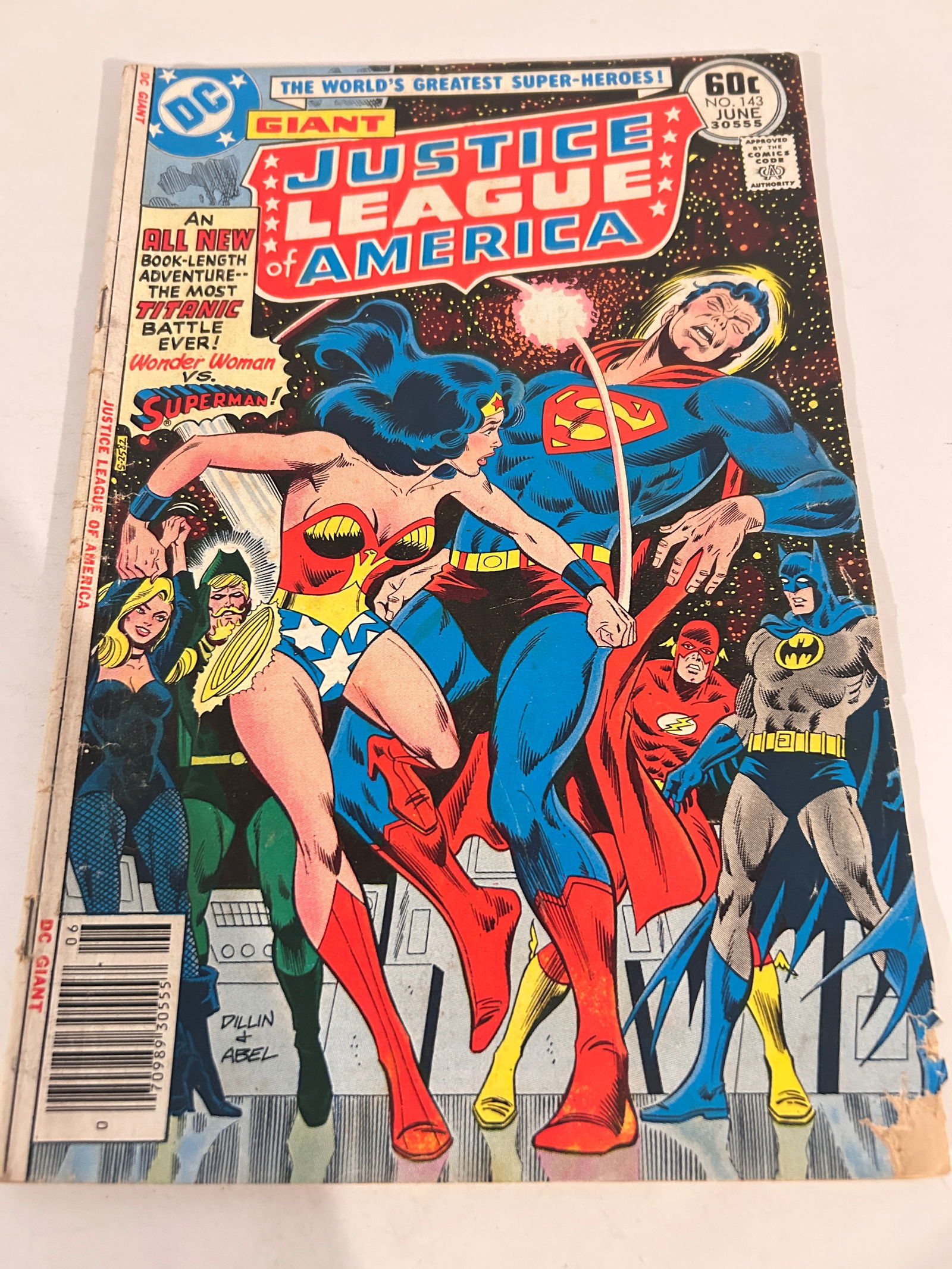Vintage Comic Book Justice League of America Giant # 143: Vintage Comic Book Justice League of America Giant # 143 Please view all photos as they are part of the description and condition of this Item, Feel free to contact me with questions or picture reques