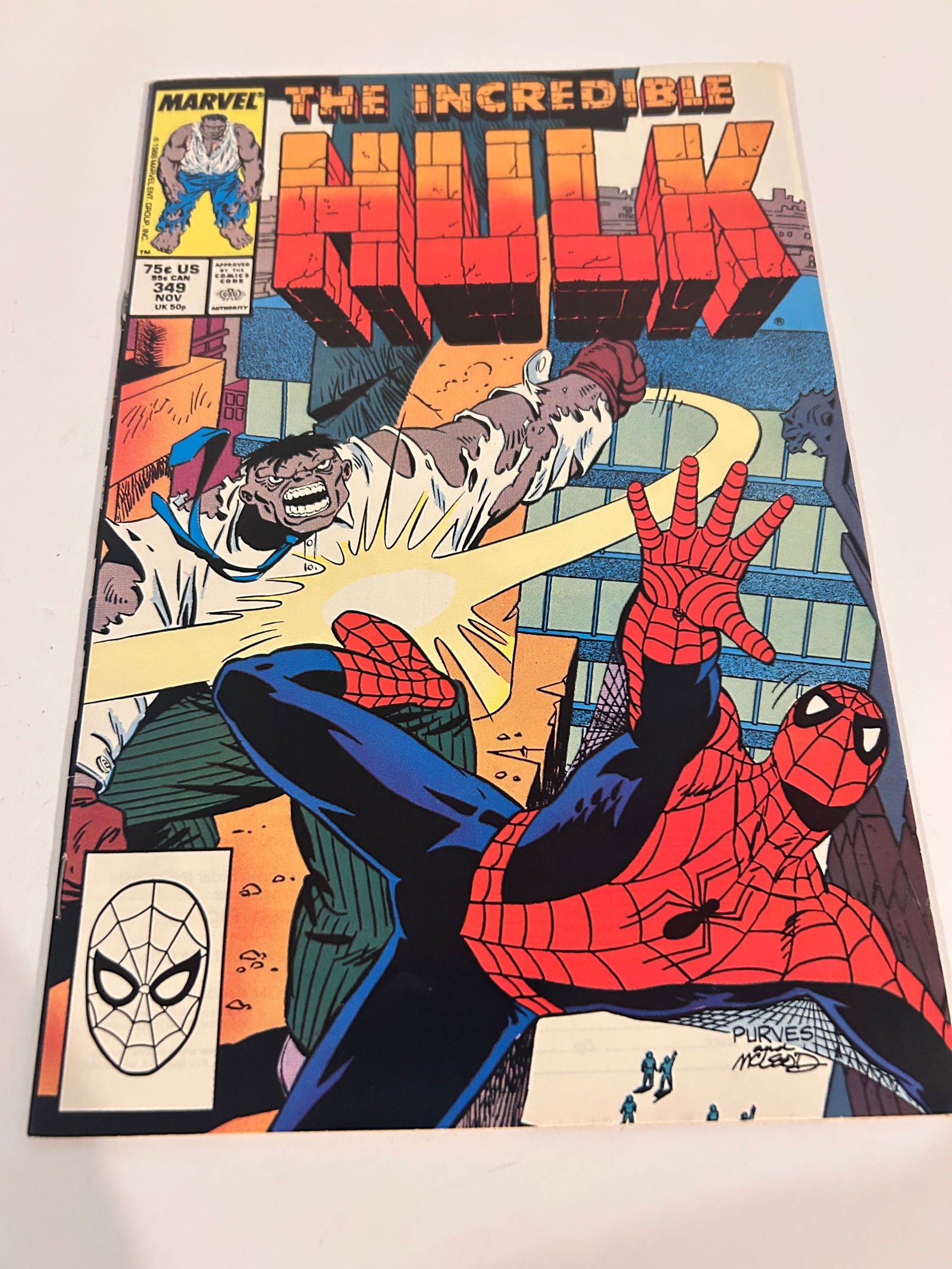 Vintage Comic Book The Incredible Hulk # 349: Vintage Comic Book The Incredible Hulk # 349 Please view all photos as they are part of the description and condition of this Item, Feel free to contact me with questions or picture requests! Used Ite