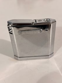 Vintage Magna lighter top doesent close all th way