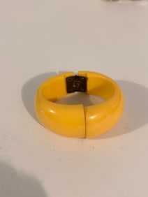 Art Deco Corn Cob Yellow Bakelite Hinged Bracelet 7"