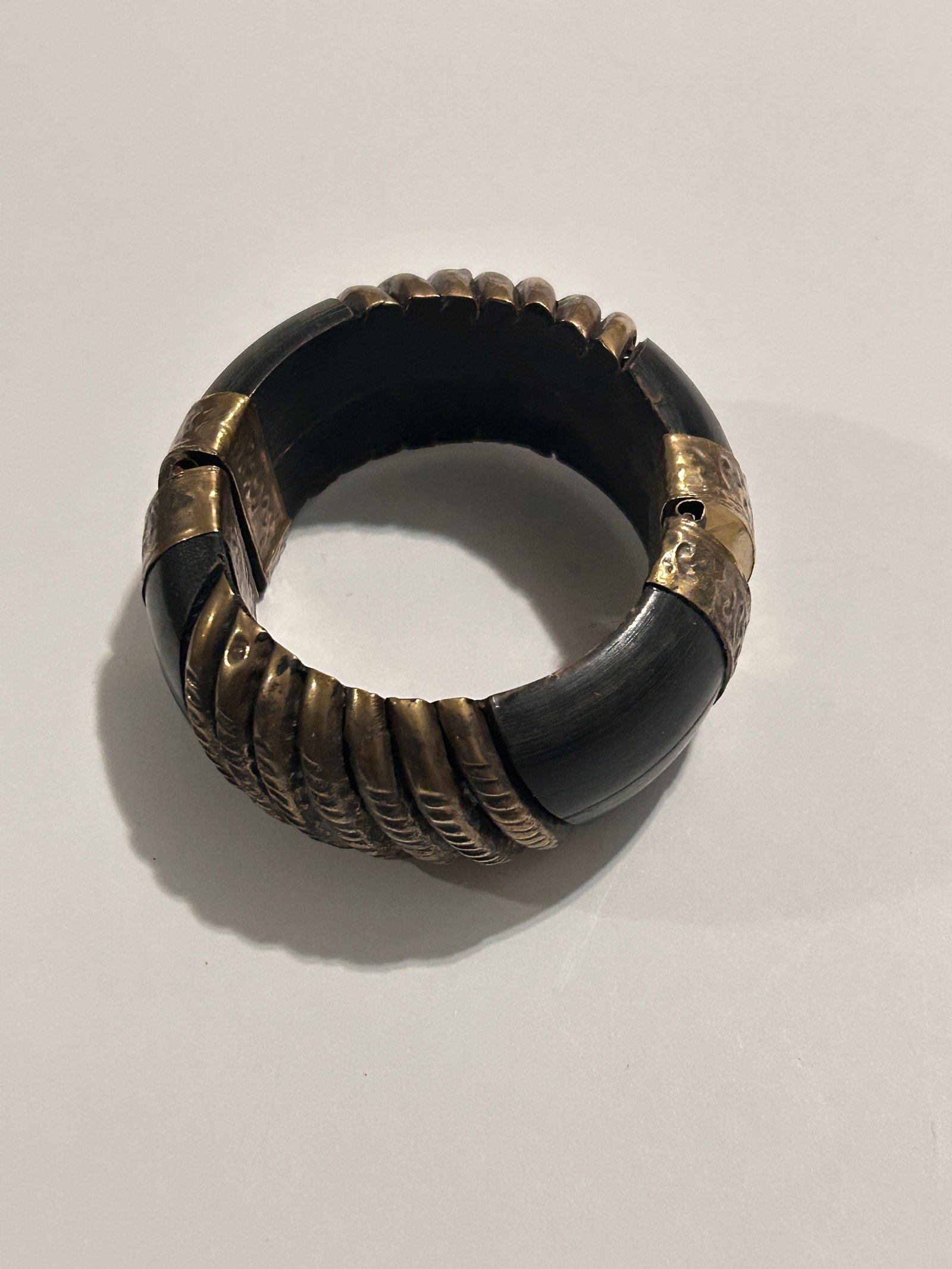 Vintage India Horn and Brass Bangle Bracelet hinged 7": Vintage India Horn and Brass Bangle Bracelet hinged 7" Please view all photos as they are part of the description and condition of this Item, Feel free to contact me with questions or picture requests