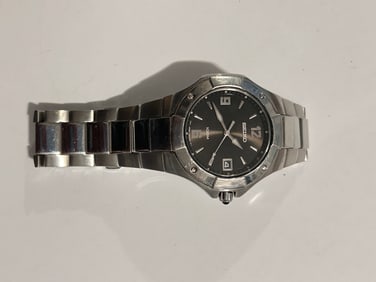 Seiko 100M Quartz Divers Dress Watch 7N42 Working