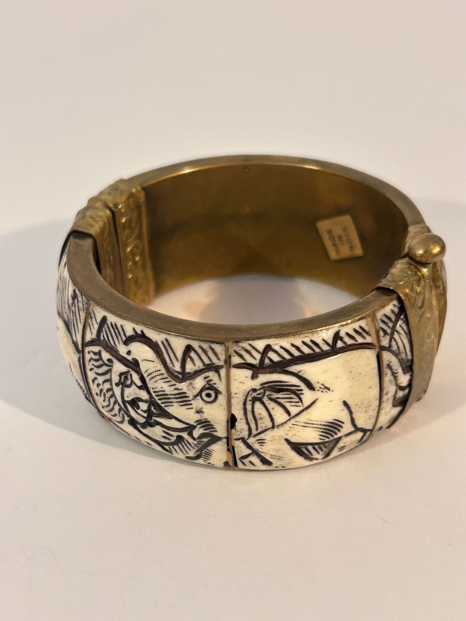 Vintage Carved Bone Bracelet Modernist Hinged Bangle Statement 7": Vintage Carved Bone Bracelet Modernist Hinged Bangle Statement 7" Please view all photos as they are part of the description and condition of this Item, Feel free to contact me with questions or pictu