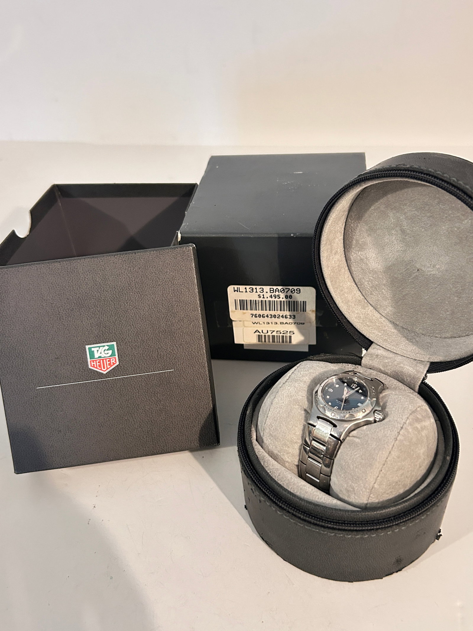Ladies' Tag Heuer 200m Professional 30mm Wristwatch with Box & papers.: Item comes exactly as shown Know what you are bidding on. Carefully refer to and examine all photos, ask questions, do research, etc., to determine (Authinticity) . before bidding in order to determin