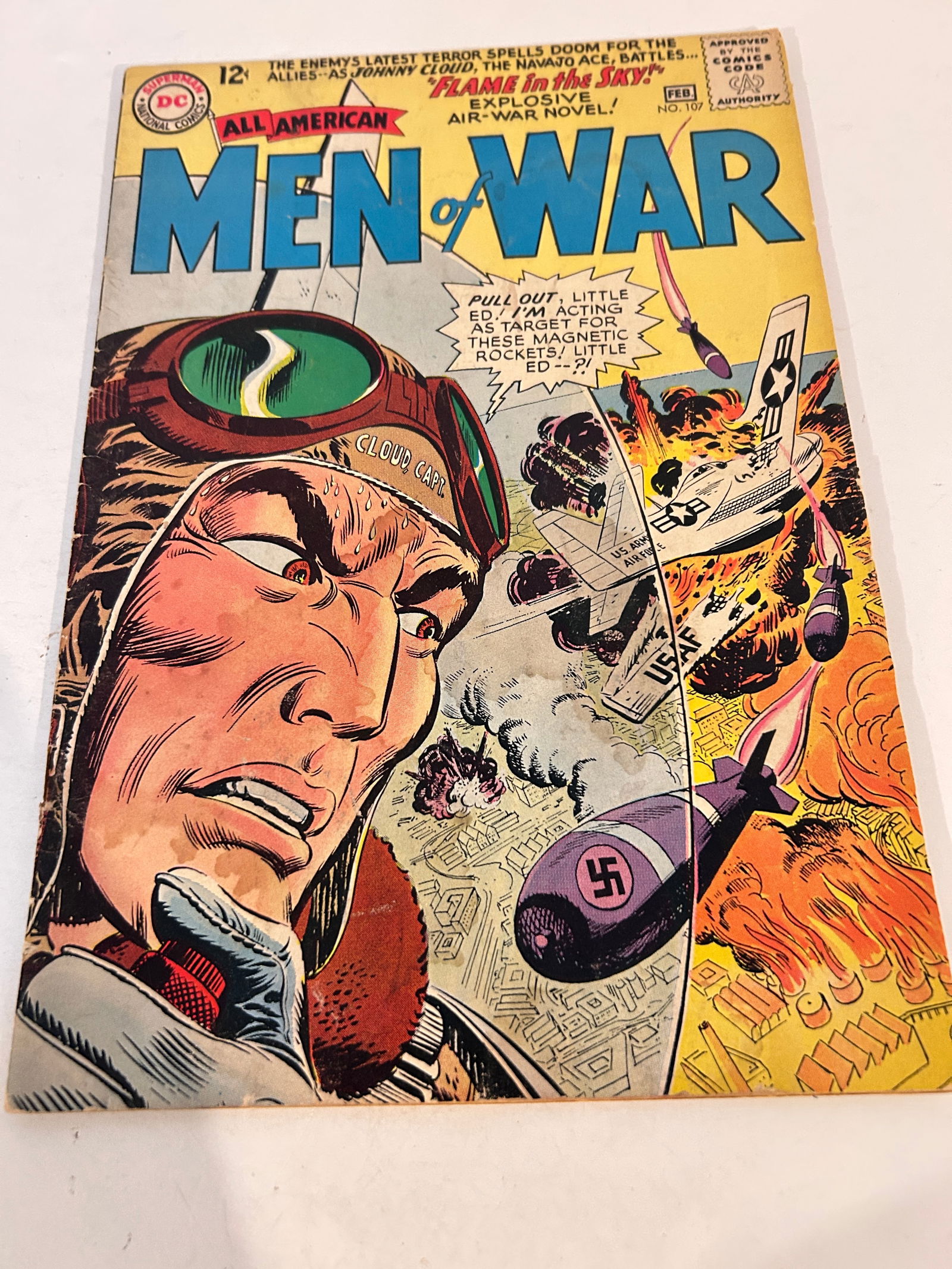 Vintage Comic Book Men OF War # 107: Vintage Comic Book Men OF War # 107 Please view all photos as they are part of the description and condition of this Item, Feel free to contact me with questions or picture requests! Used Item AS IS