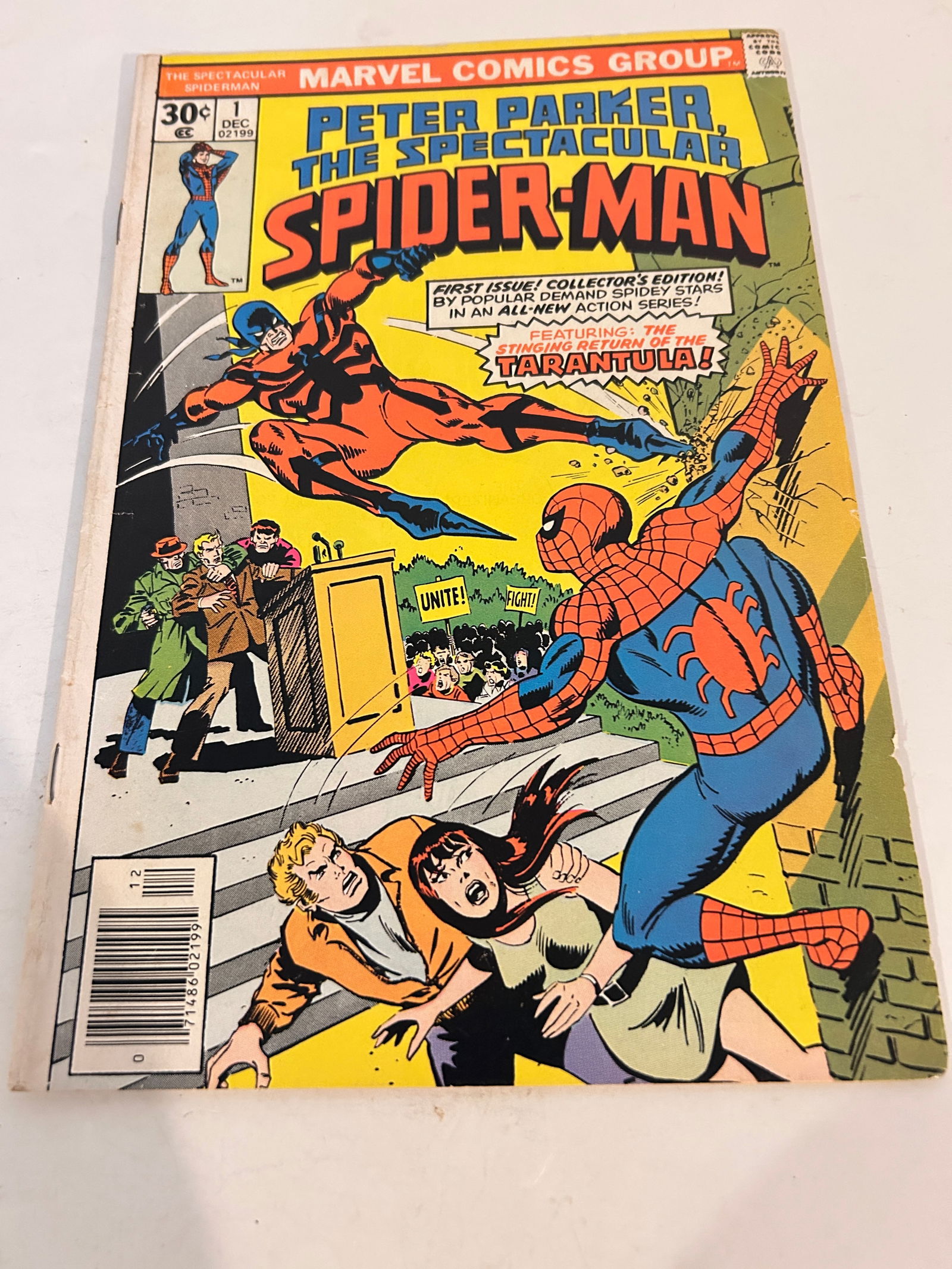 Vintage Comic Book Peter Parker the Spectacular Spider-man # 1 (1 of 2)