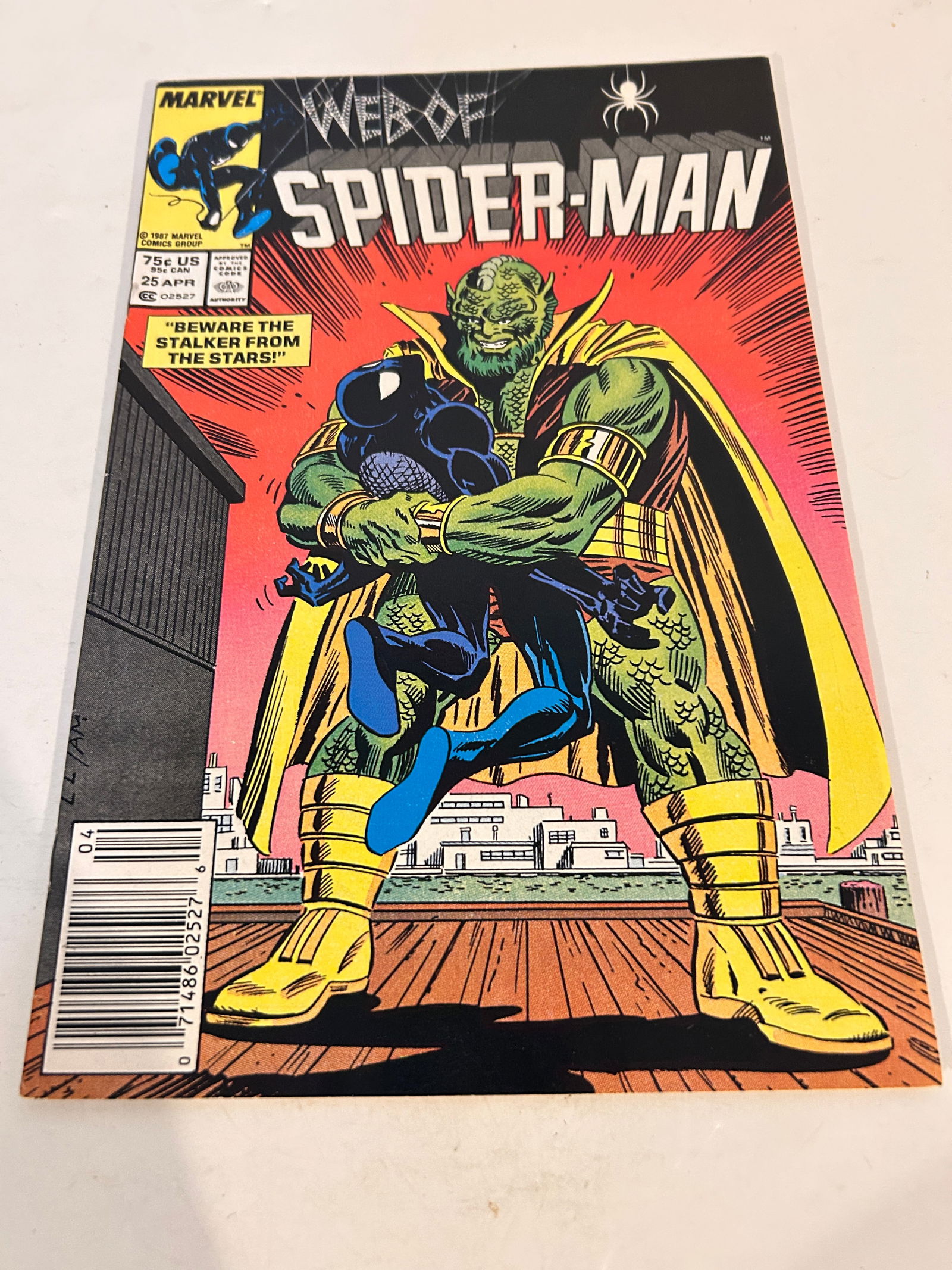 Vintage Comic Book Web of Spider-man # 25: Vintage Comic Book Web of Spider-man # 25 Please view all photos as they are part of the description and condition of this Item, Feel free to contact me with questions or picture requests! Used Item A