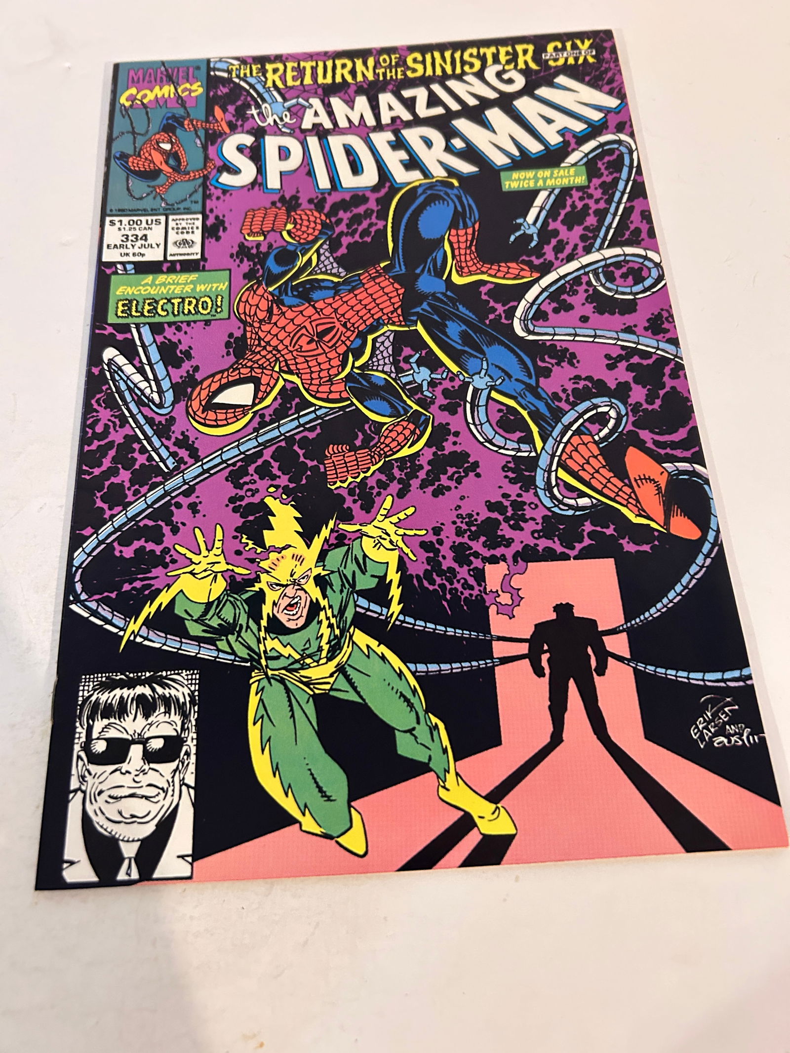 Vintage Comic Book The Amazing Spider-man # 334: Vintage Comic Book The Amazing Spider-man # 334 Please view all photos as they are part of the description and condition of this Item, Feel free to contact me with questions or picture requests! Used