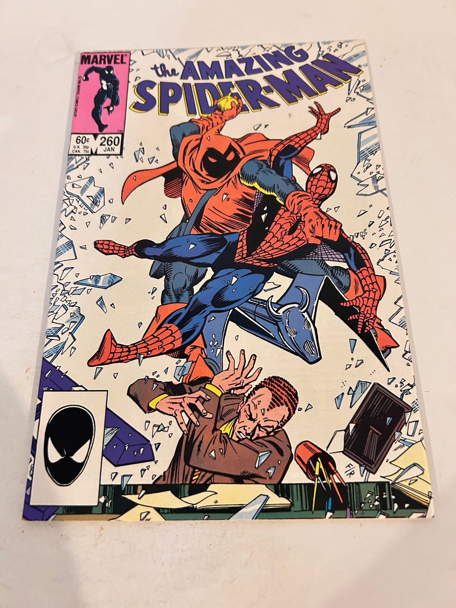 Vintage Comic Book The Amazing Spider-man # 260: Vintage Comic Book The Amazing Spider-man # 260 Please view all photos as they are part of the description and condition of this Item, Feel free to contact me with questions or picture requests! Used 