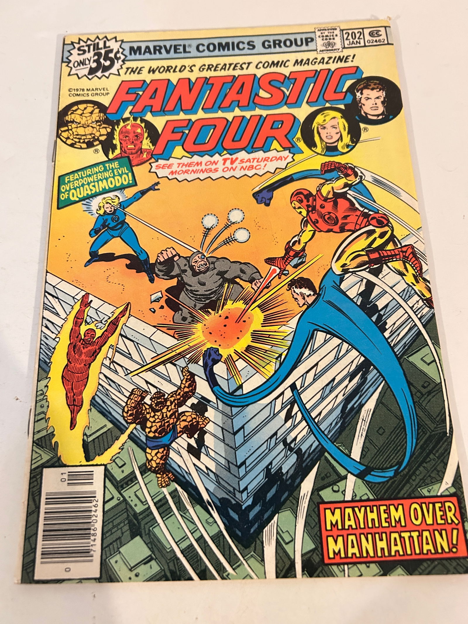 Vintage Comic Book Fantastic Four # 202: Vintage Comic Book Fantastic Four # 202 Please view all photos as they are part of the description and condition of this Item, Feel free to contact me with questions or picture requests! Used Item AS