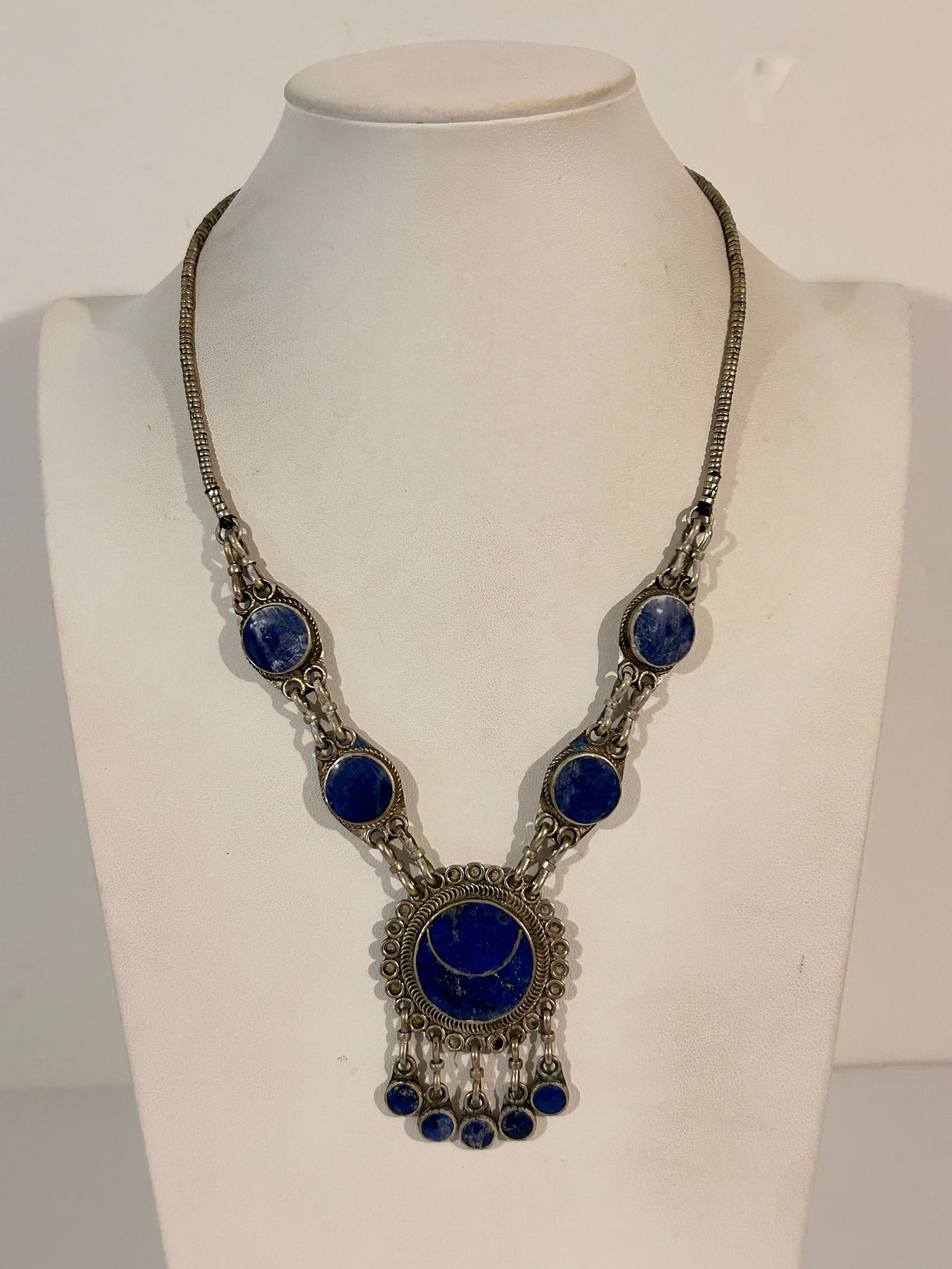 Vintage Afghan Silver and Lapis Necklace Sz 19": Vintage Afghan Silver and Lapis Necklace Sz 19" Please view all photos as they are part of the description and condition of this Item, Feel free to contact me with questions or picture requests! Used