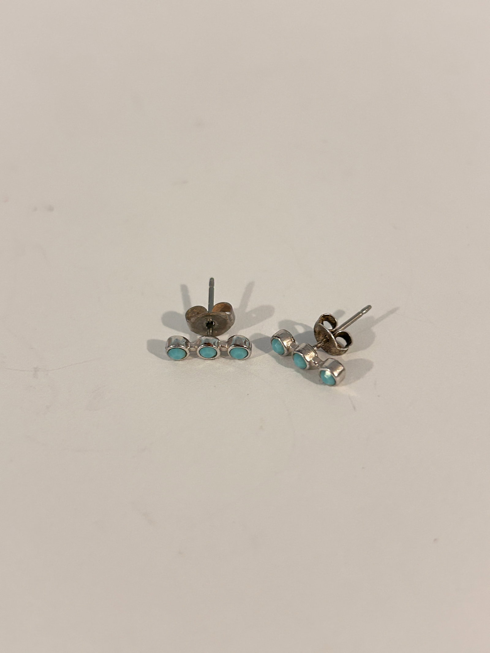Vintage Sterling Silver post Earrings: Vintage Sterling Silver post Earrings Please view all photos as they are part of the description and condition of this Item, Feel free to contact me with questions or picture requests! Used Item AS IS