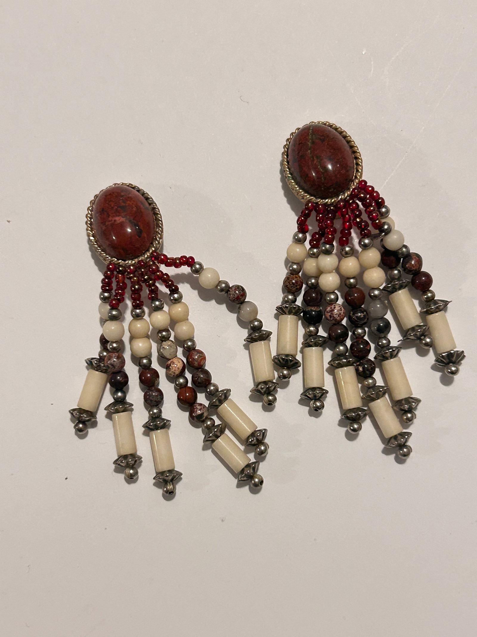 Vintage Strand Fashion Earrings: Vintage Strand Fashion Earrings Please view all photos as they are part of the description and condition of this Item, Feel free to contact me with questions or picture requests! Used Item AS IS