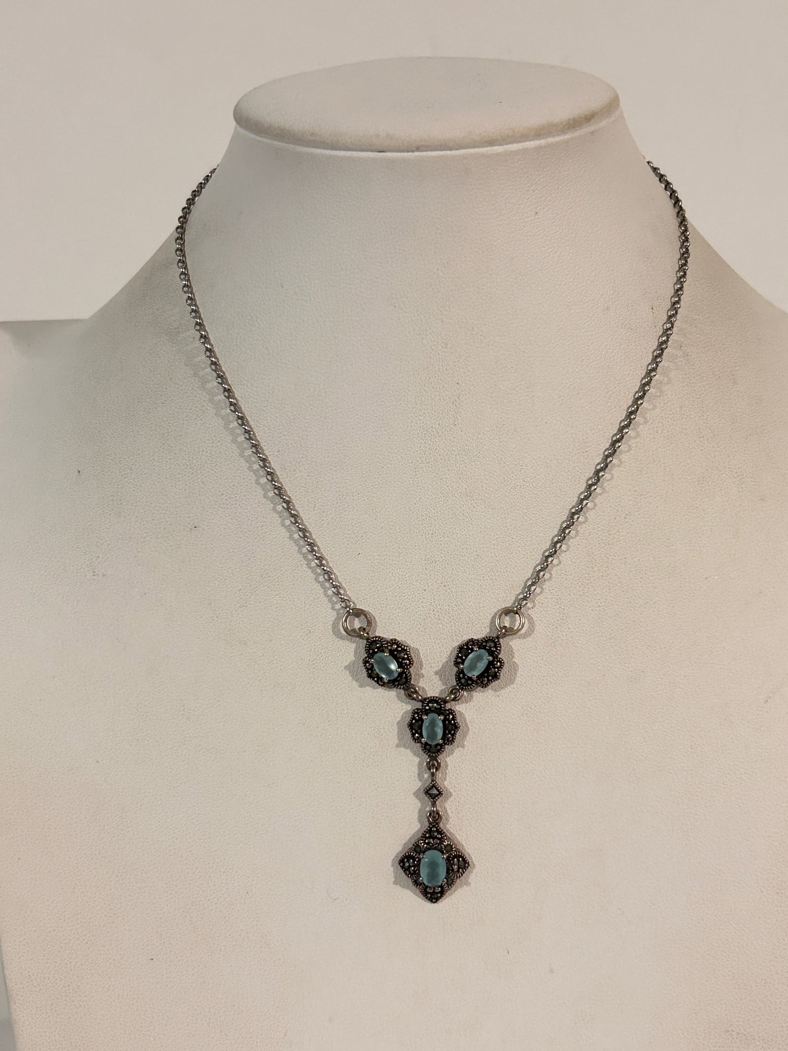 Vintage Sterling Silver Thailand Rhinestone Necklace 14": Vintage Sterling Silver Thailand Rhinestone Necklace 14" Please view all photos as they are part of the description and condition of this Item, Feel free to contact me with questions or picture reques