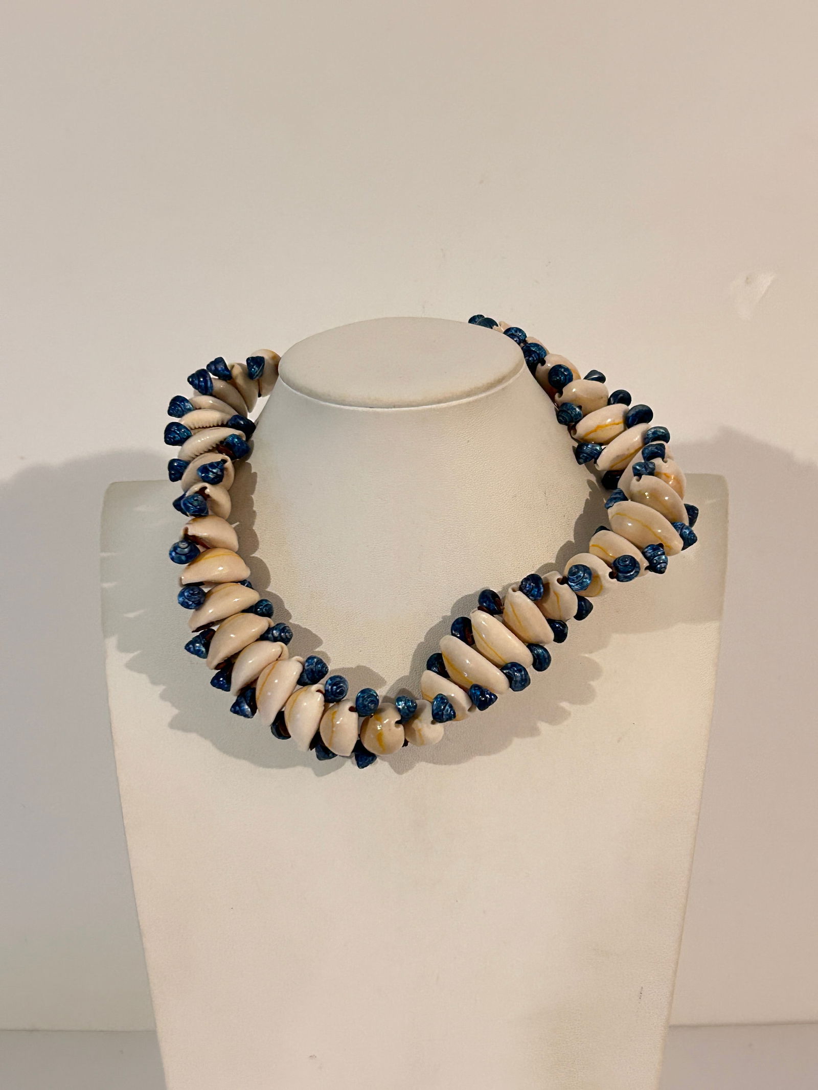 Vintage  Cowrie Shell Necklace 15" (1 of 5)