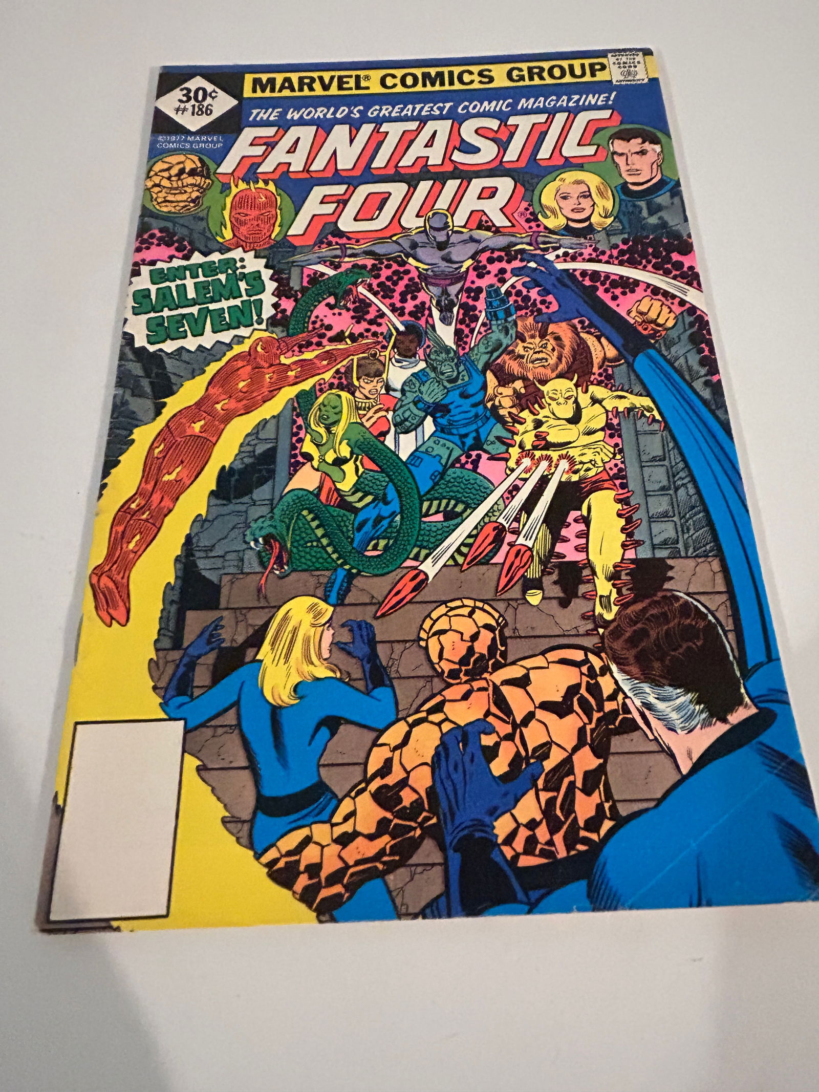 Vintage Comic Book Fantastic Four # 186: Vintage Comic Book Fantastic Four # 186 Please view all photos as they are part of the description and condition of this Item, Feel free to contact me with questions or picture requests! Used Item AS
