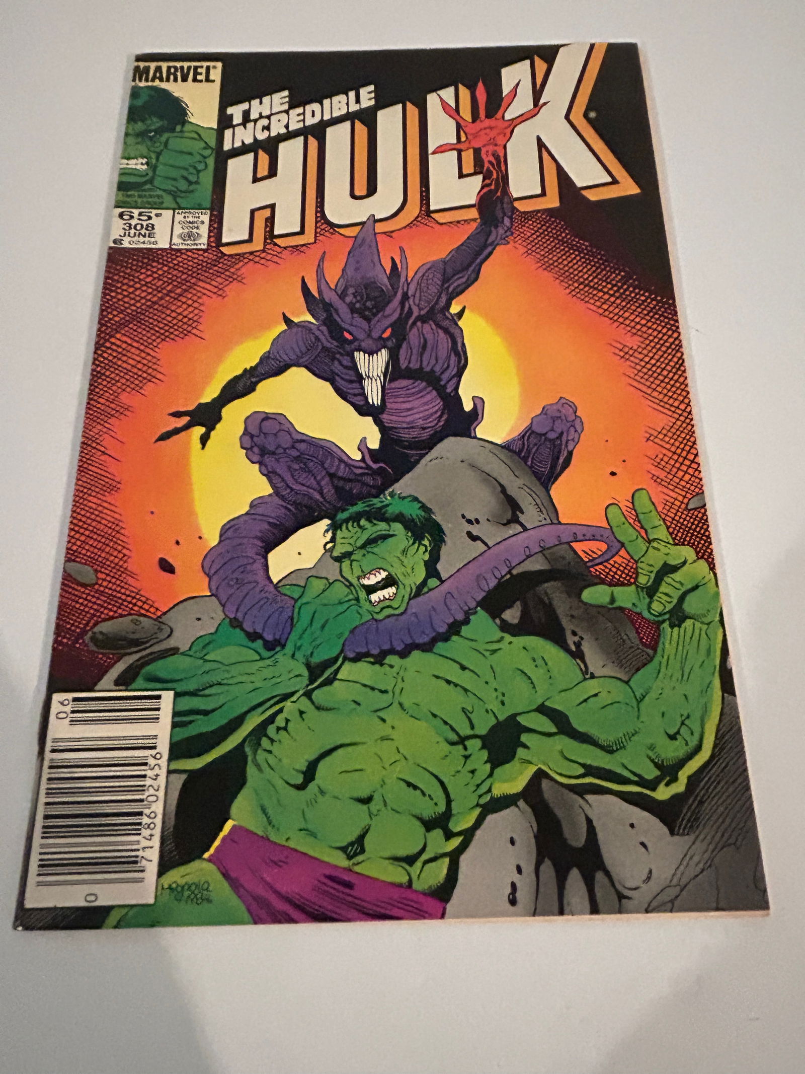 Vintage Comic Book the Incredible Hulk # 308: Vintage Comic Book the Incredible Hulk # 308 Please view all photos as they are part of the description and condition of this Item, Feel free to contact me with questions or picture requests! Used Ite