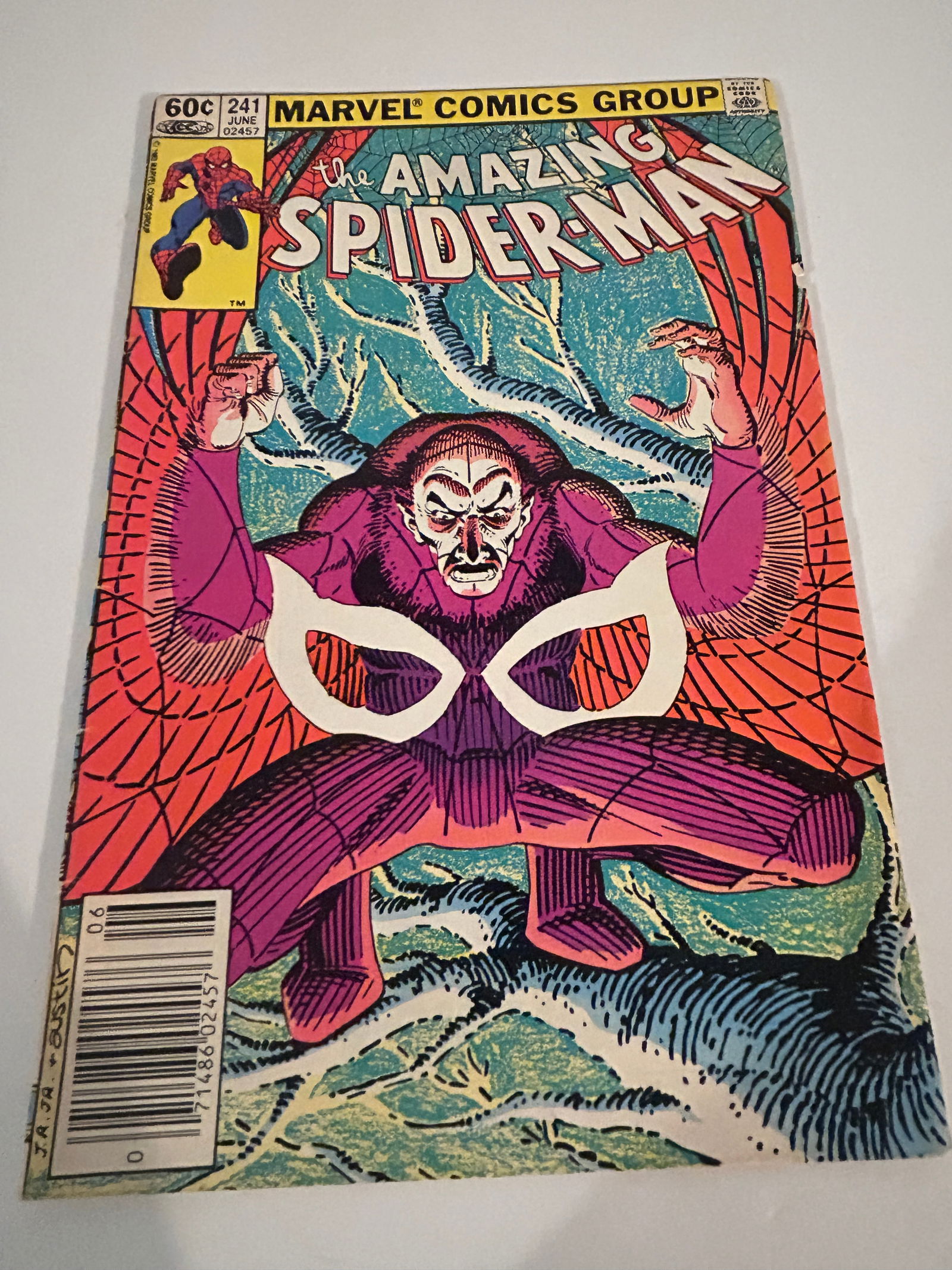 Vintage Comic Book the Amazing SpiderMan # 241: Vintage Comic Book the Amazing SpiderMan # 241 Please view all photos as they are part of the description and condition of this Item, Feel free to contact me with questions or picture requests! Used I