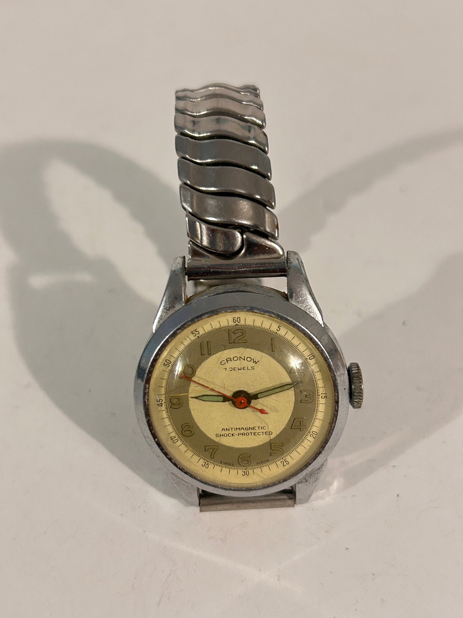 Vintage Men's CRONOW Swiss Mechanical Gold Tone Working Watch: Vintage Men's CRONOW Swiss Mechanical Gold Tone Working Watch Please view all photos as they are part of the description and condition of this Item, Feel free to contact me with questions or picture r
