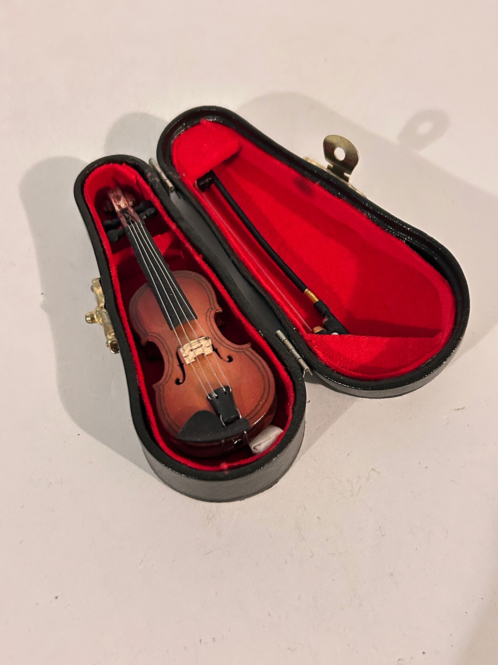 Miniature Violin With Case Music Instrument Gift w/ Bow Extremely Detailed EUC (1 of 5)