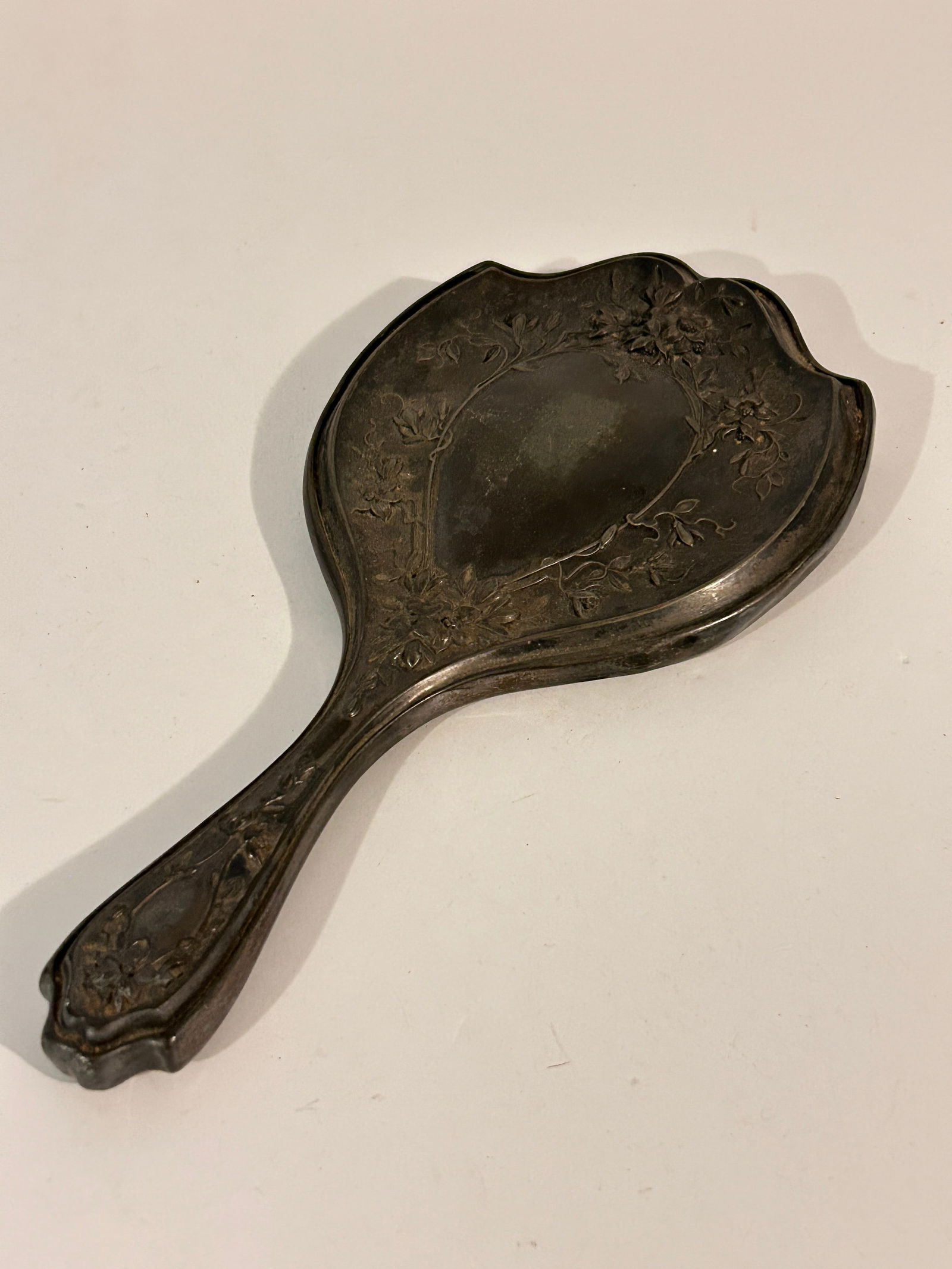 Victor Silver Hand Mirror 1908 10 1/2": Victor Silver Hand Mirror 1908 10 1/2" Please view all photos as they are part of the description and condition of this Item, Feel free to contact me with questions or picture requests! Used Item AS I