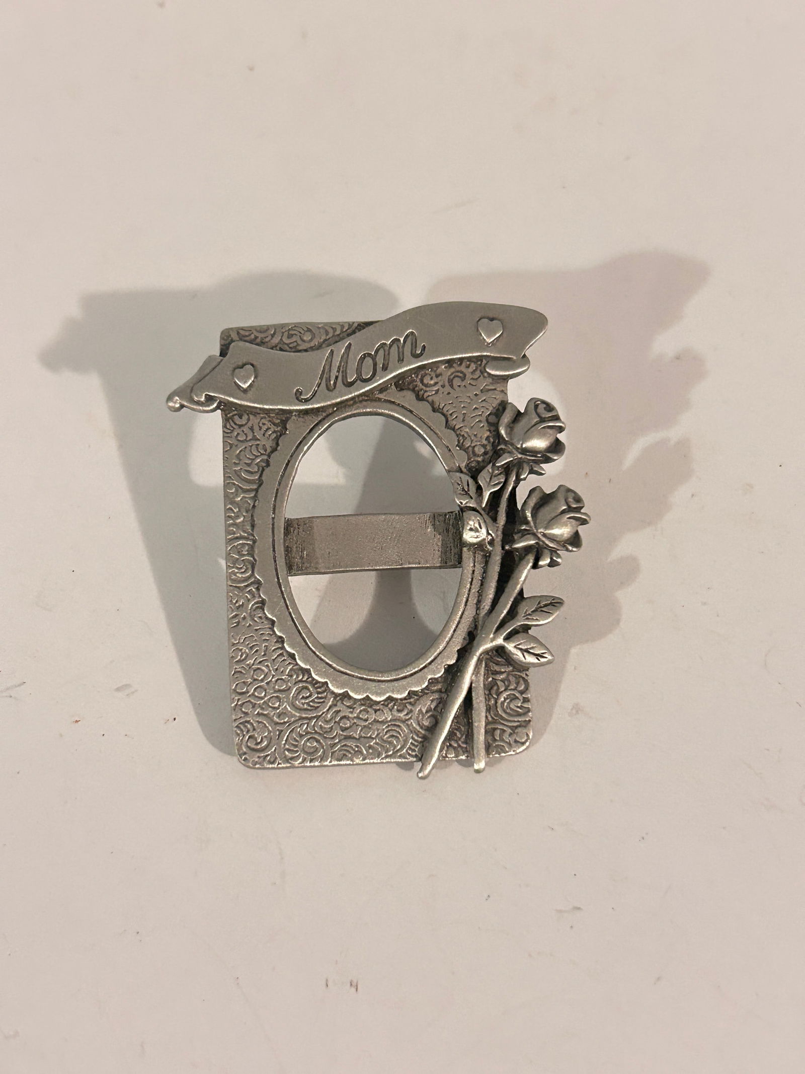 Vintage JJ Jonette pewter picture frame brooch pin: Vintage JJ Jonette pewter picture frame brooch pin Please view all photos as they are part of the description and condition of this Item, Feel free to contact me with questions or picture requests! Us