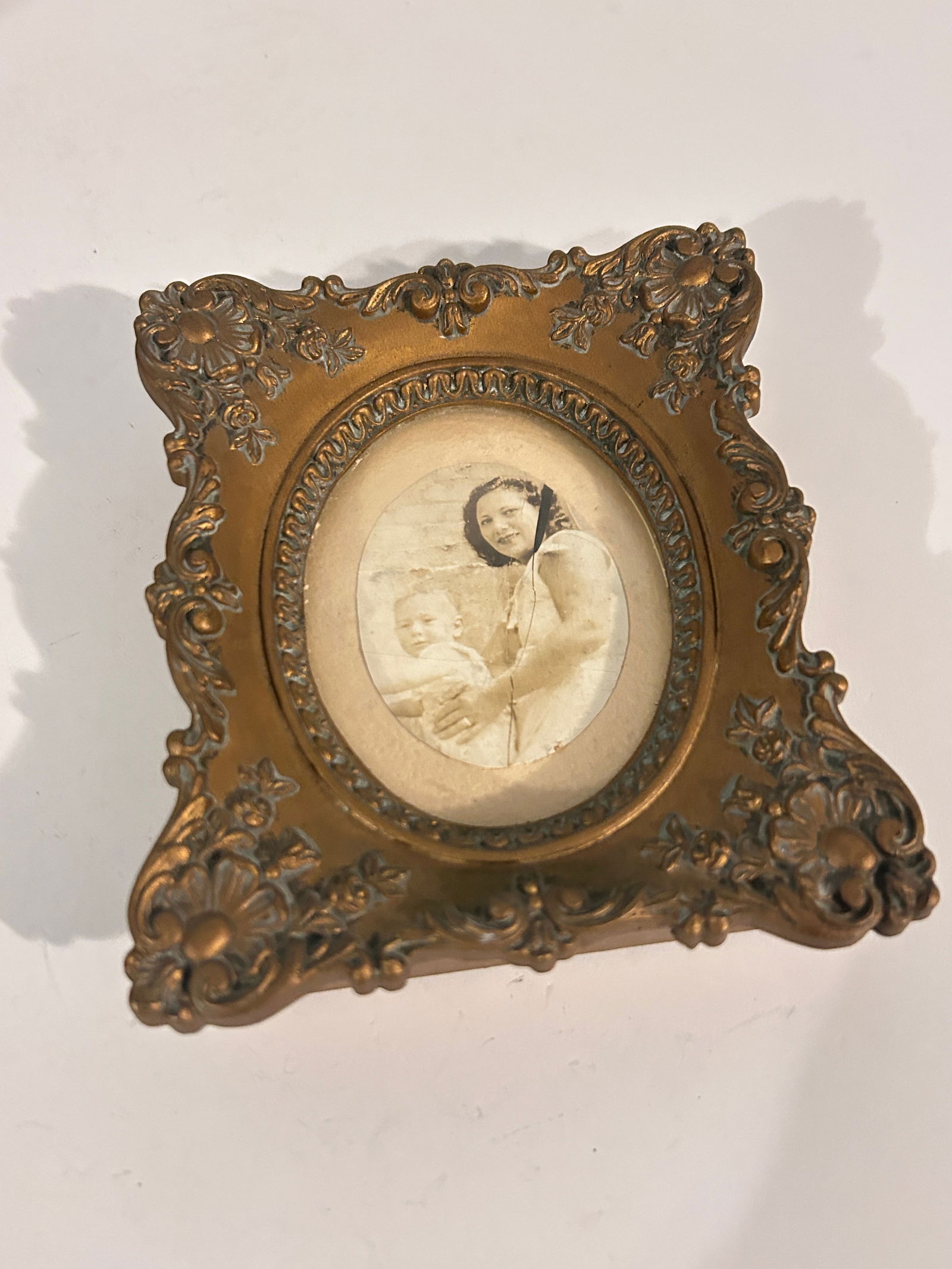 Vintage "A Cameo Creation" framed portrait: Vintage "A Cameo Creation" framed portrait Please view all photos as they are part of the description and condition of this Item, Feel free to contact me with questions or picture requests! Used Item