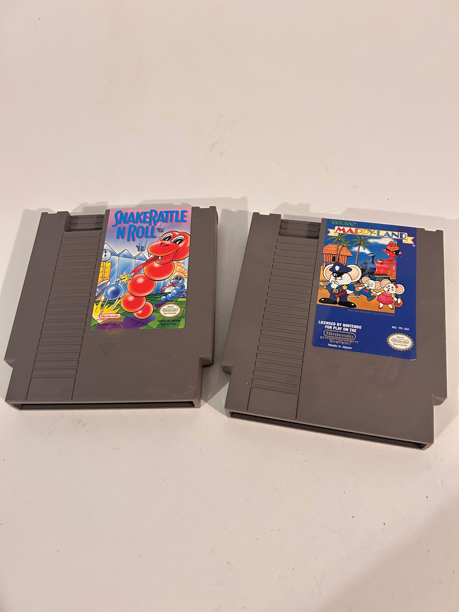 Vintage Lot of 2 Nintendo games: Vintage Lot of 2 Nintendo games Please view all photos as they are part of the description and condition of this Item, Feel free to contact me with questions or picture requests! Used Item AS IS