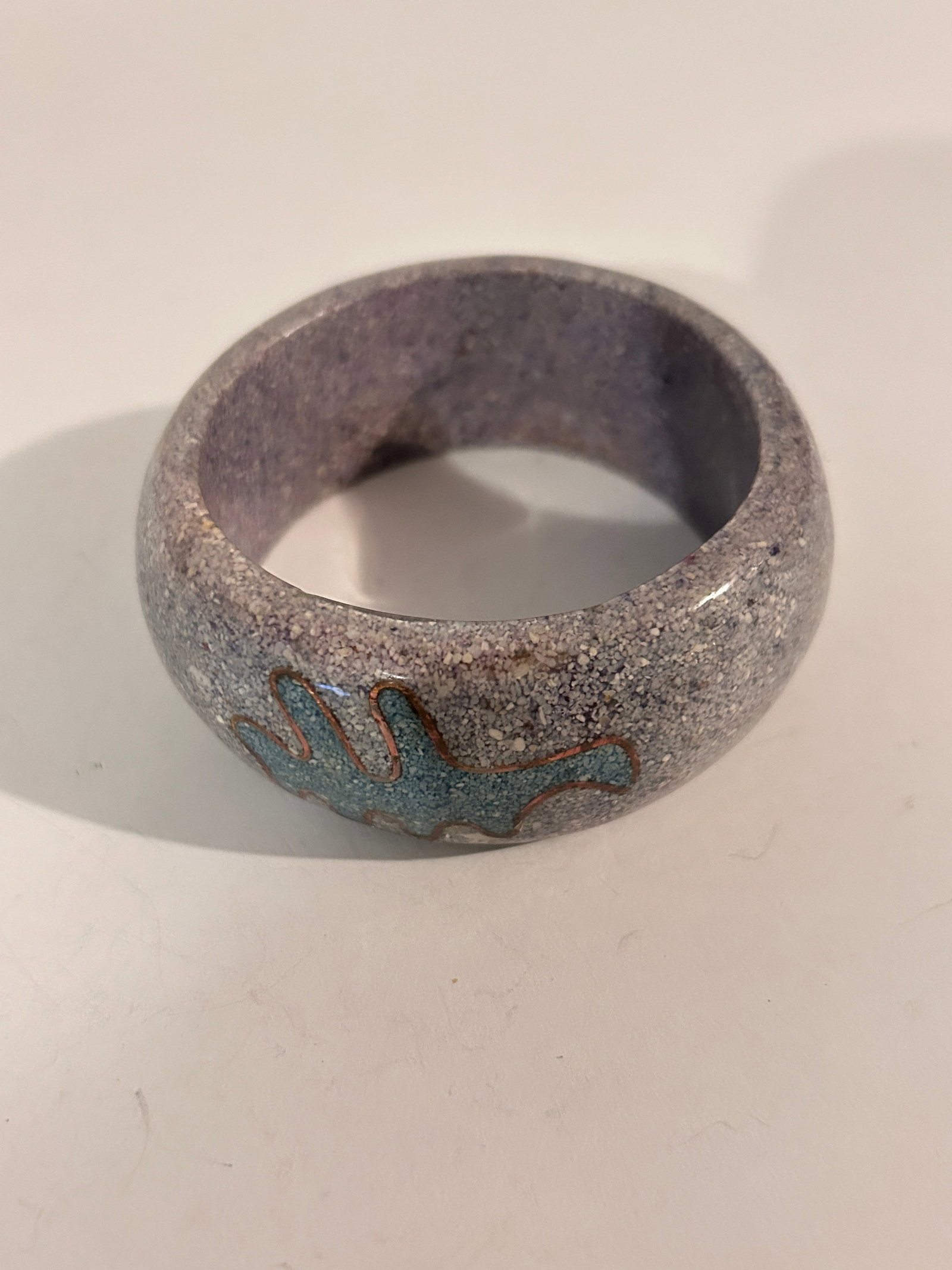 Vintage Wide Bangle Bracelet 7": Vintage Wide Bangle Bracelet 7" Please view all photos as they are part of the description and condition of this Item, Feel free to contact me with questions or picture requests! Used Item AS IS