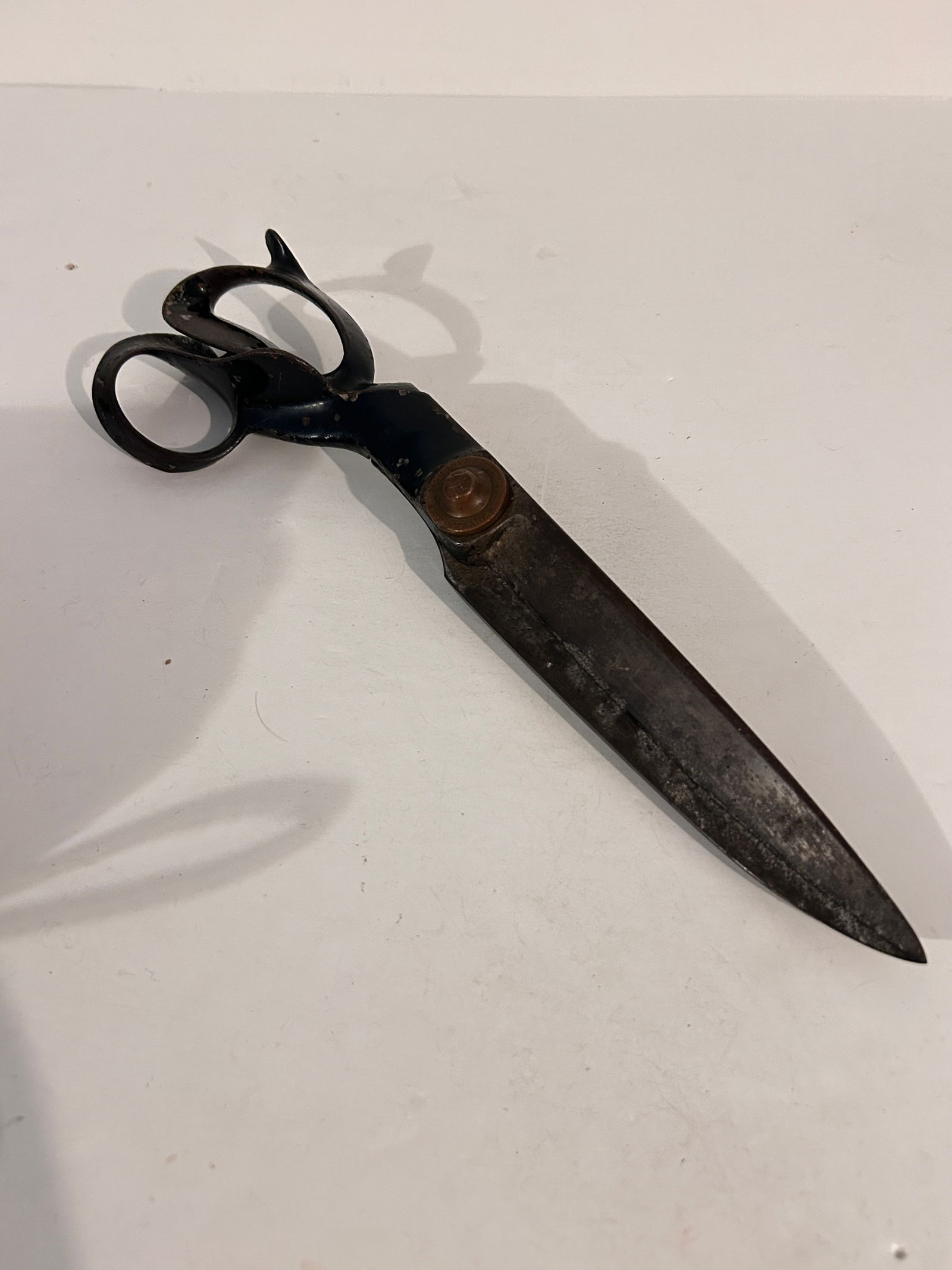 R Heinisch 14 inch antique tailor scissors Newark Sail Making Brass Engraved: Item comes exactly as shown Know what you are bidding on. Carefully refer to and examine all photos, ask questions, do research, etc., to determine (Authinticity) . before bidding in order to determin