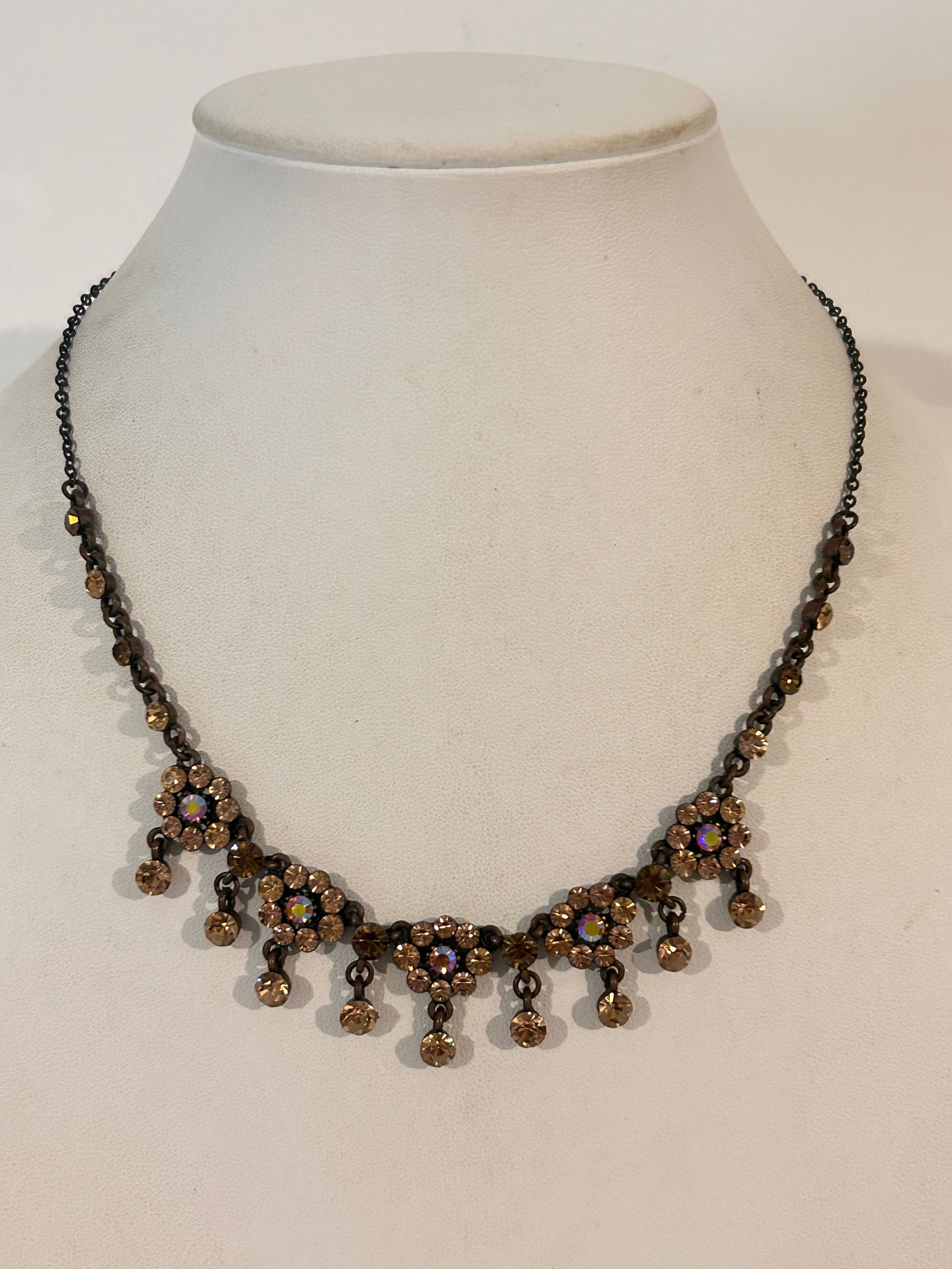 VCLM Rhinestone Necklace sz 16": VCLM Rhinestone Necklace sz 16" Please view all photos as they are part of the description and condition of this Item, Feel free to contact me with questions or picture requests! Used Item AS IS