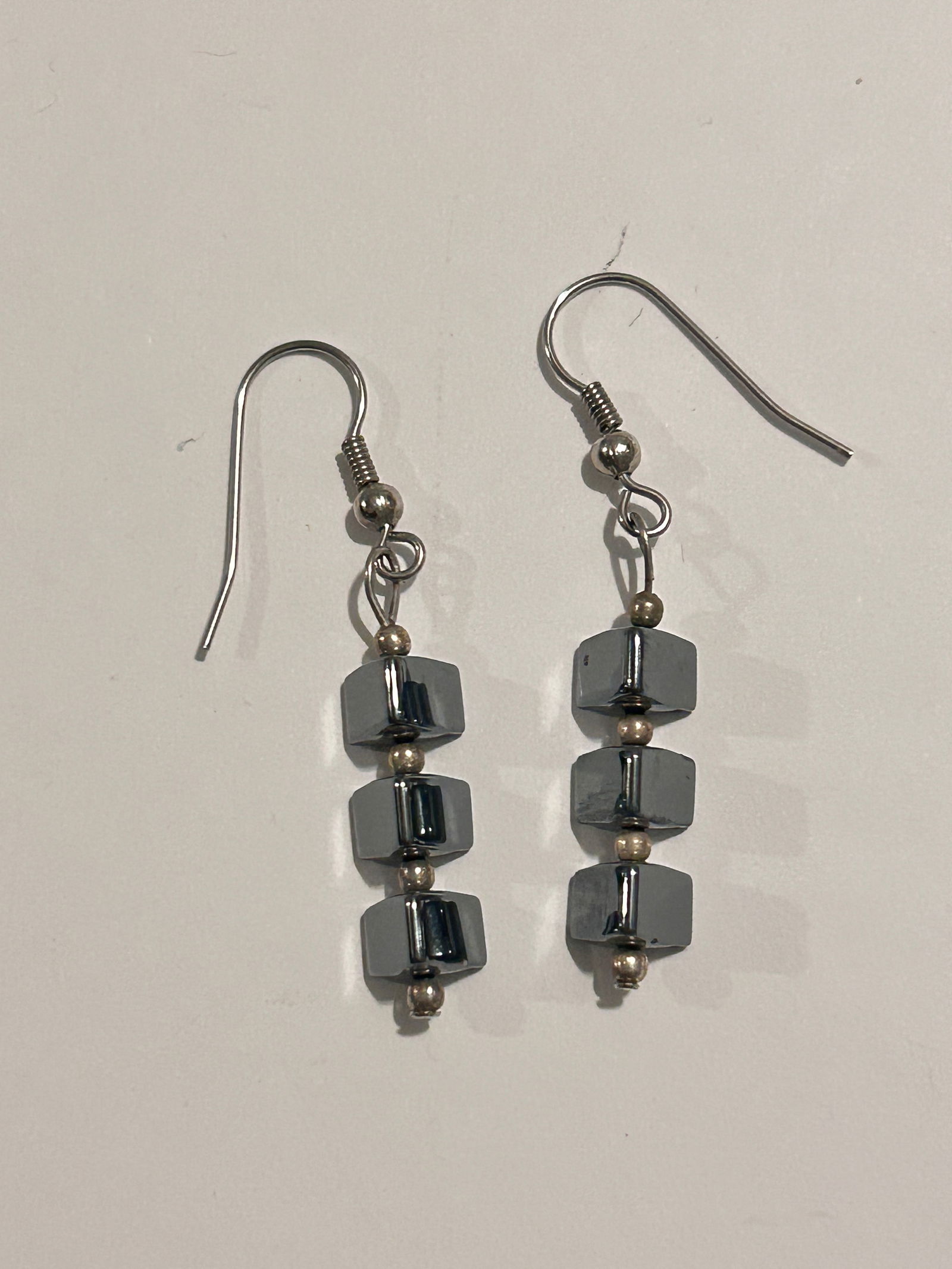 Vintage Hematite/black Fashion Earrings: Vintage Hematite/black Fashion Earrings Please view all photos as they are part of the description and condition of this Item, Feel free to contact me with questions or picture requests! Used Item AS