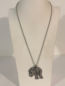 Vintage silver-toned elephant pendant necklace 16"