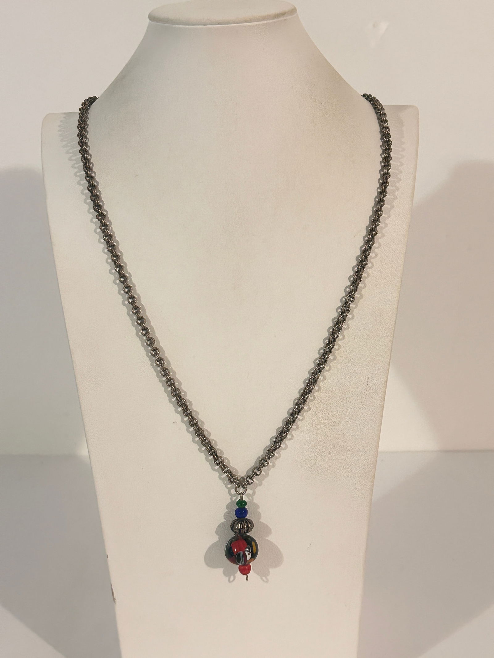 Vintage necklace with a metal chain and a multi-colored glass bead pendant 31" (1 of 5)