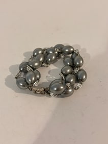 Vintage double-strand grey faux pearl bracelet with a metal clasp 7"