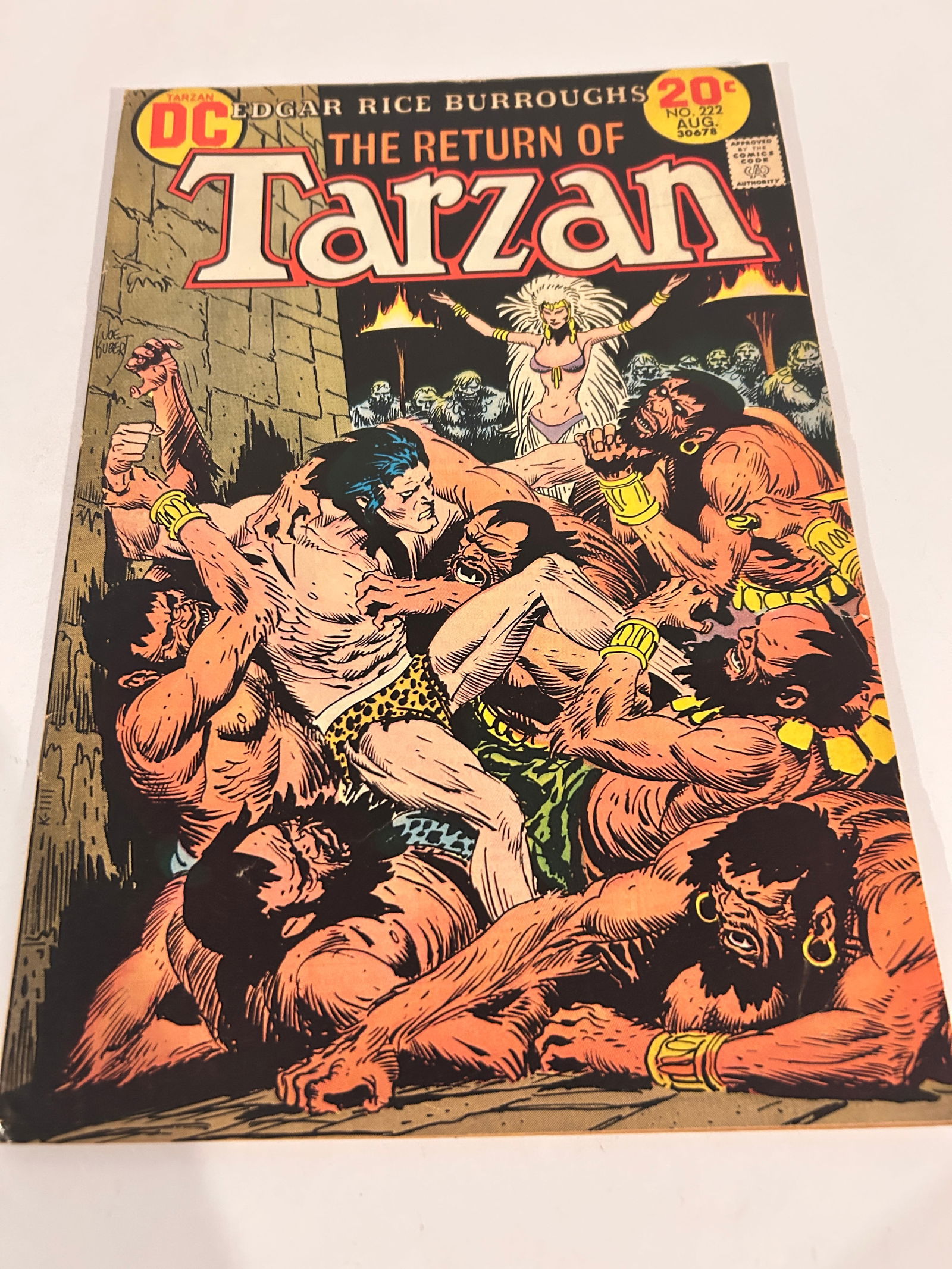 Vintage Comic Book the return of Tarzan # 222: Vintage Comic Book the return of Tarzan # 222 Please view all photos as they are part of the description and condition of this Item, Feel free to contact me with questions or picture requests! Used It