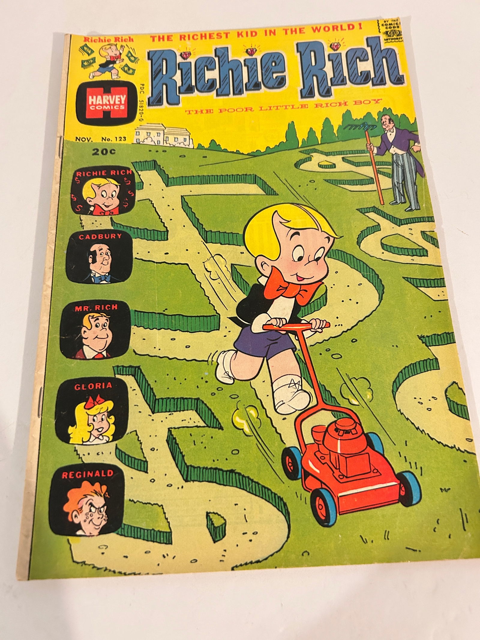 Vintage Comic Book Richie Rich # 123: Vintage Comic Book Richie Rich # 123 Please view all photos as they are part of the description and condition of this Item, Feel free to contact me with questions or picture requests! Used Item AS IS