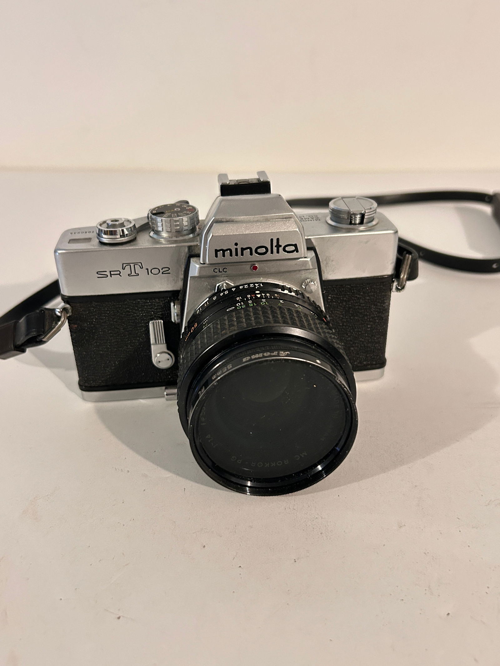 Beautiful Minolta SRT-102 Camera with a 50mm f1.4 Lens great shape (1 of 7)